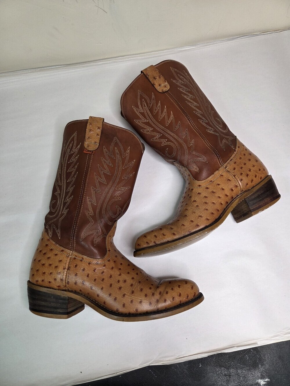 Levi’s Western Cowboy Boots 10.5 M Brown Ostrich Embossed Leather Vintage